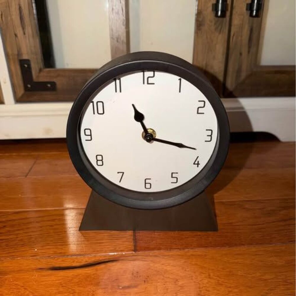 Clock - Picture 1 of 1